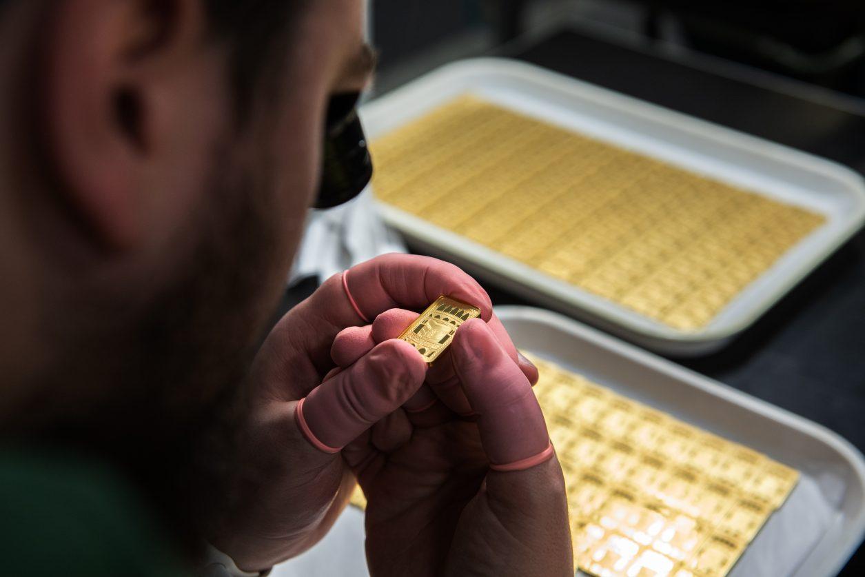 Gold Bar Depicting The Kaaba Launched By The Royal Mint - British ...